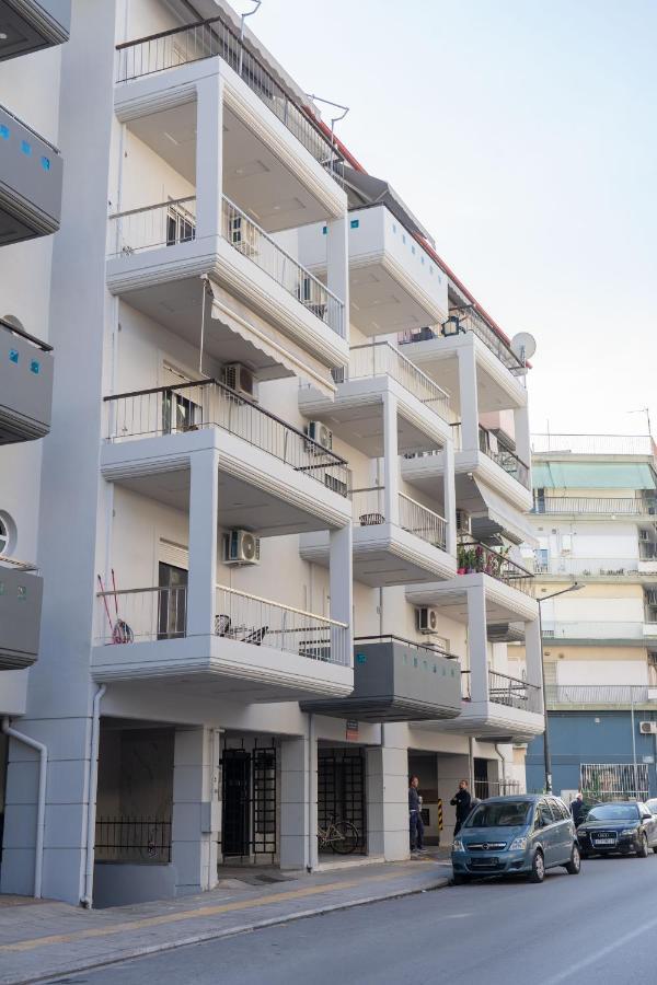 The Whole Packet A5 Center With Parking Apartment Larissa Bagian luar foto